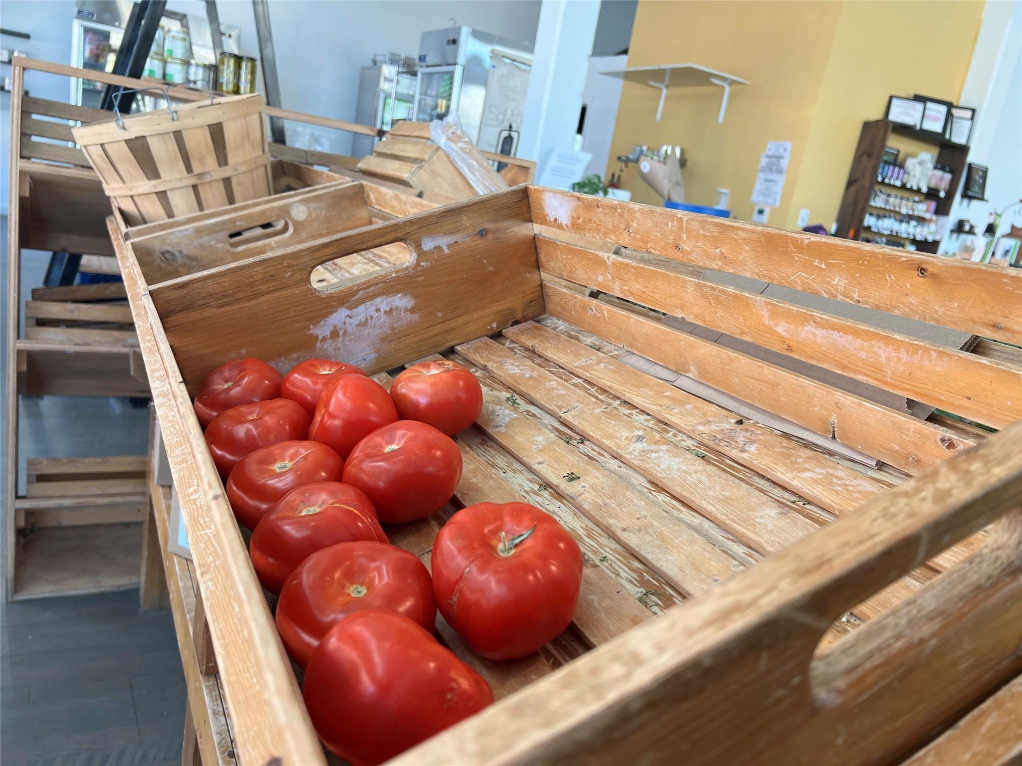 100 E 2nd St, Taylor, TX 76574