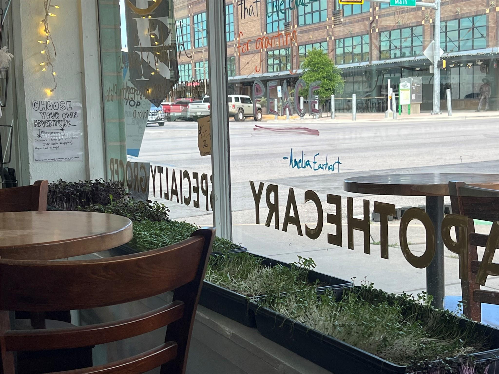 100 E 2nd St, Taylor, TX 76574