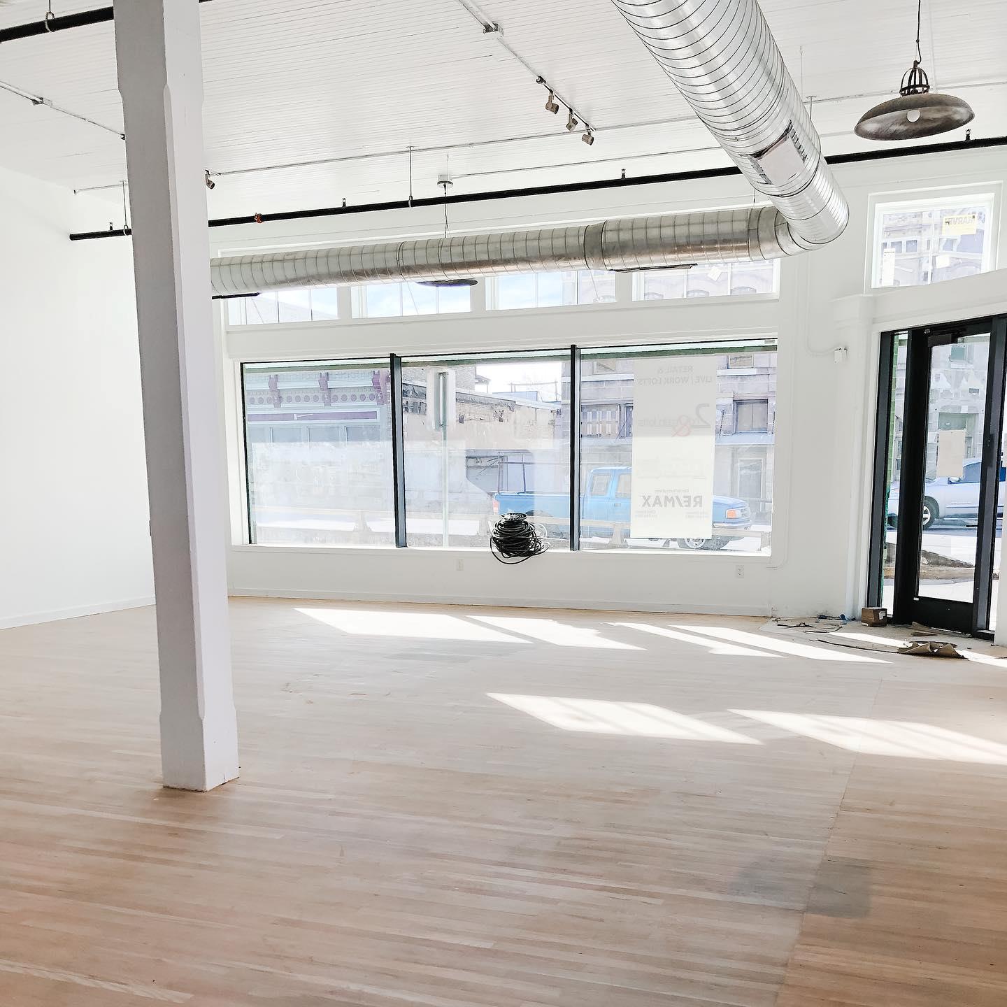 100 E 2nd St, Taylor, TX 76574