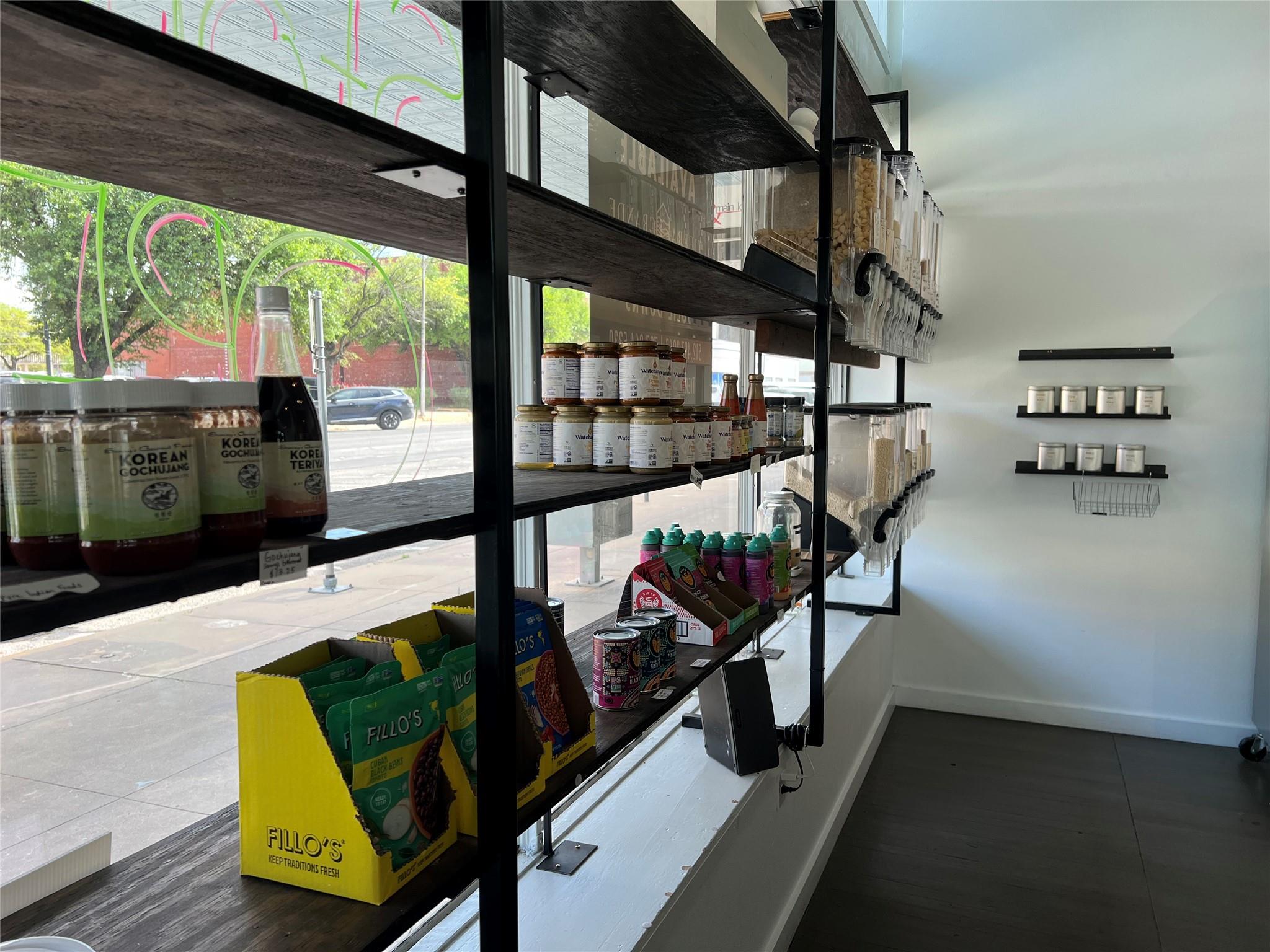 100 E 2nd St, Taylor, TX 76574