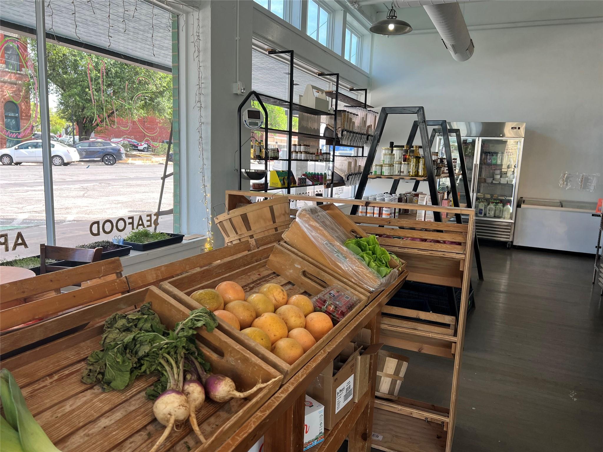 100 E 2nd St, Taylor, TX 76574