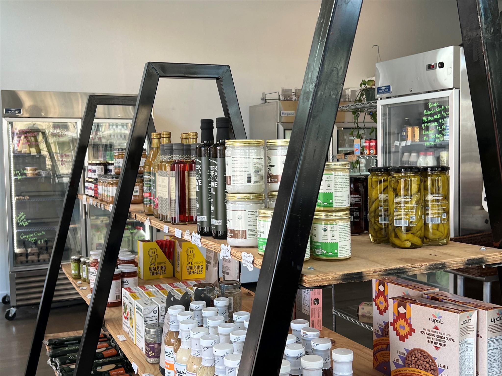 100 E 2nd St, Taylor, TX 76574