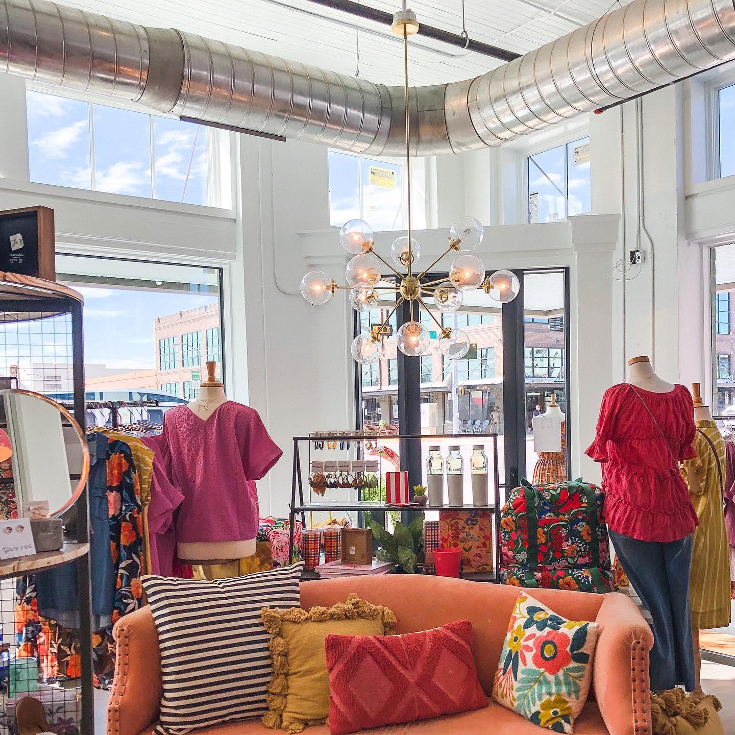 100 E 2nd St, Taylor, TX 76574