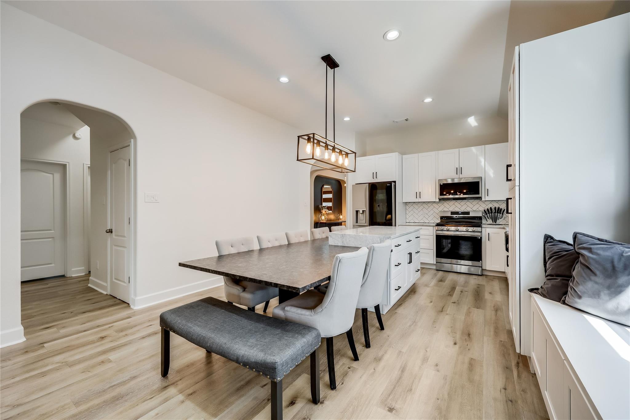 604 Pebblestone Walk Dr, Cedar Park, TX 78613