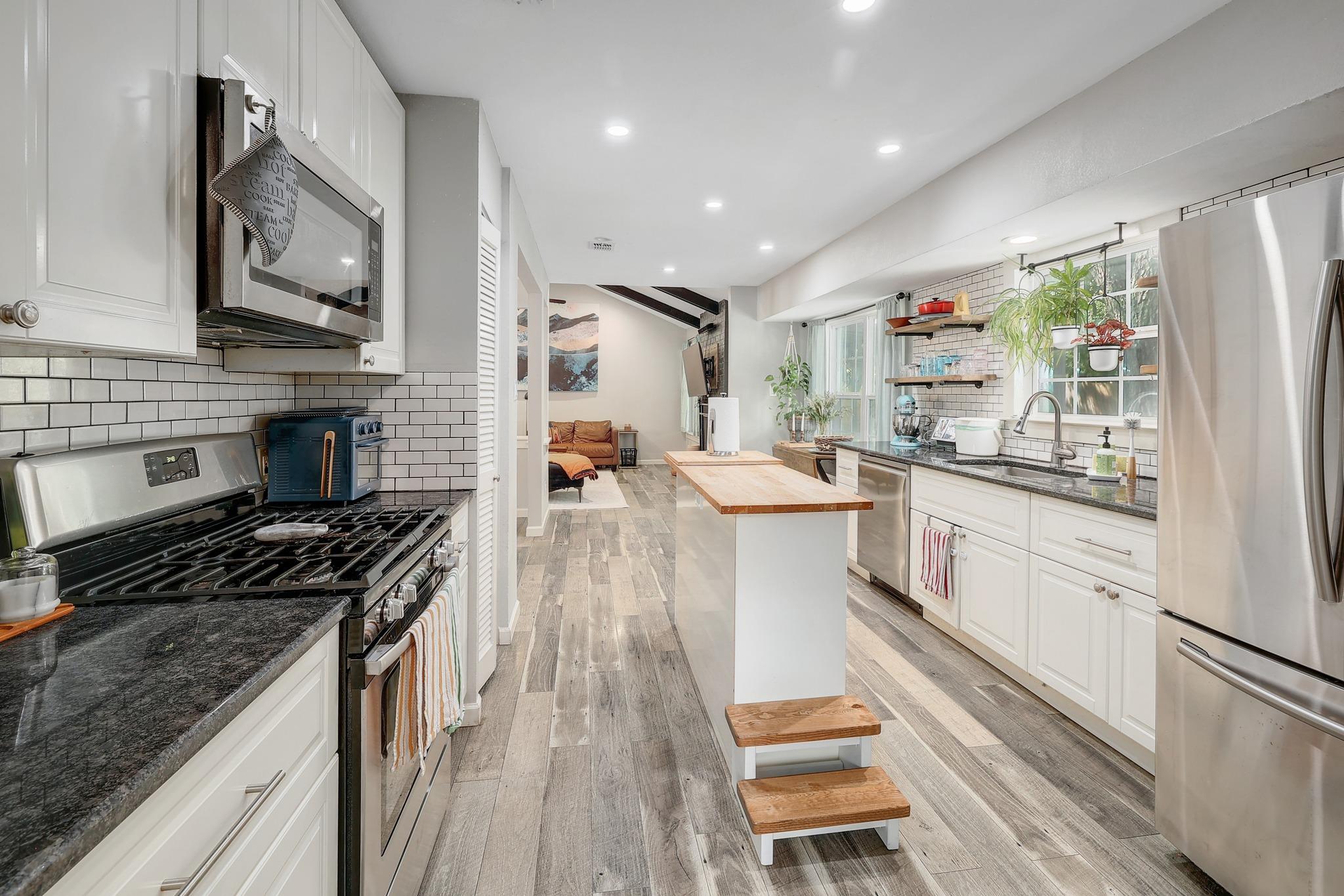 3100 Lynridge Dr, Austin, TX 78723