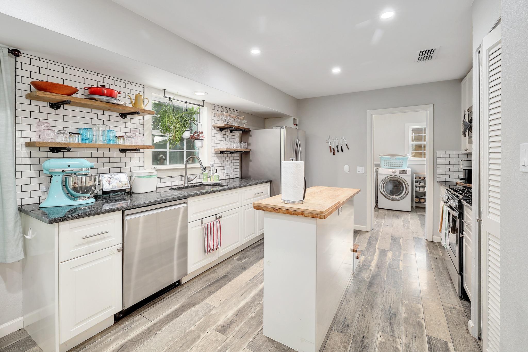 3100 Lynridge Dr, Austin, TX 78723