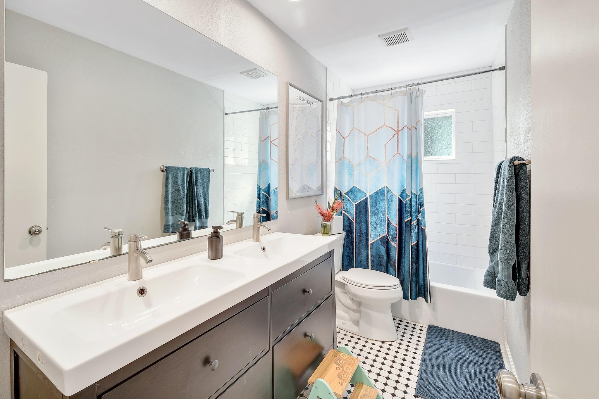 3100 Lynridge Dr, Austin, TX 78723