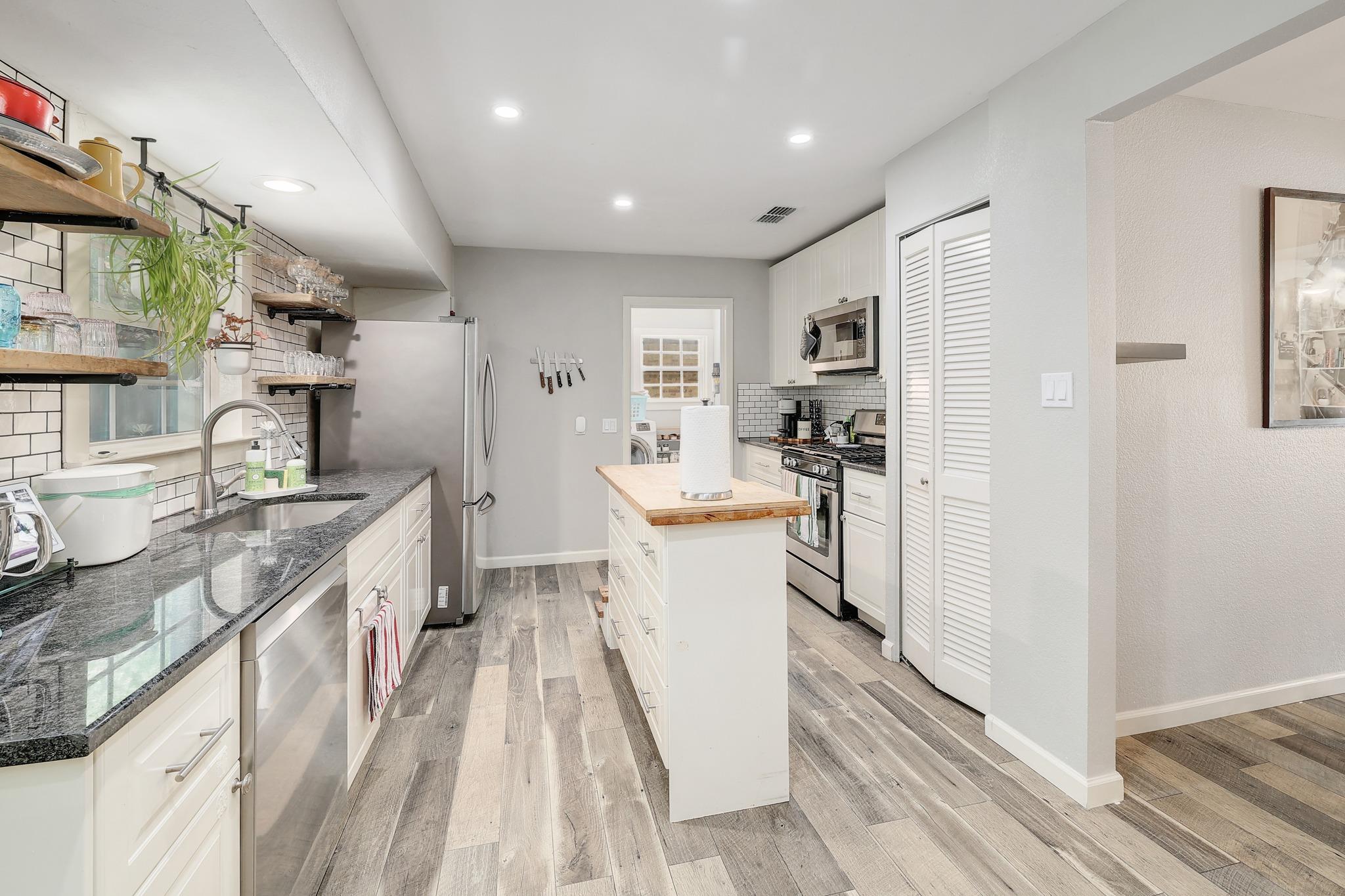 3100 Lynridge Dr, Austin, TX 78723