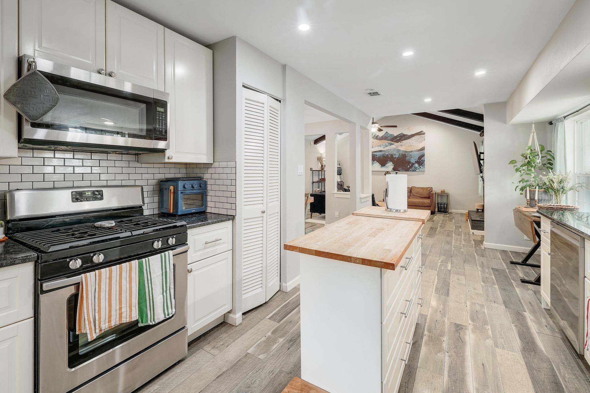 3100 Lynridge Dr, Austin, TX 78723