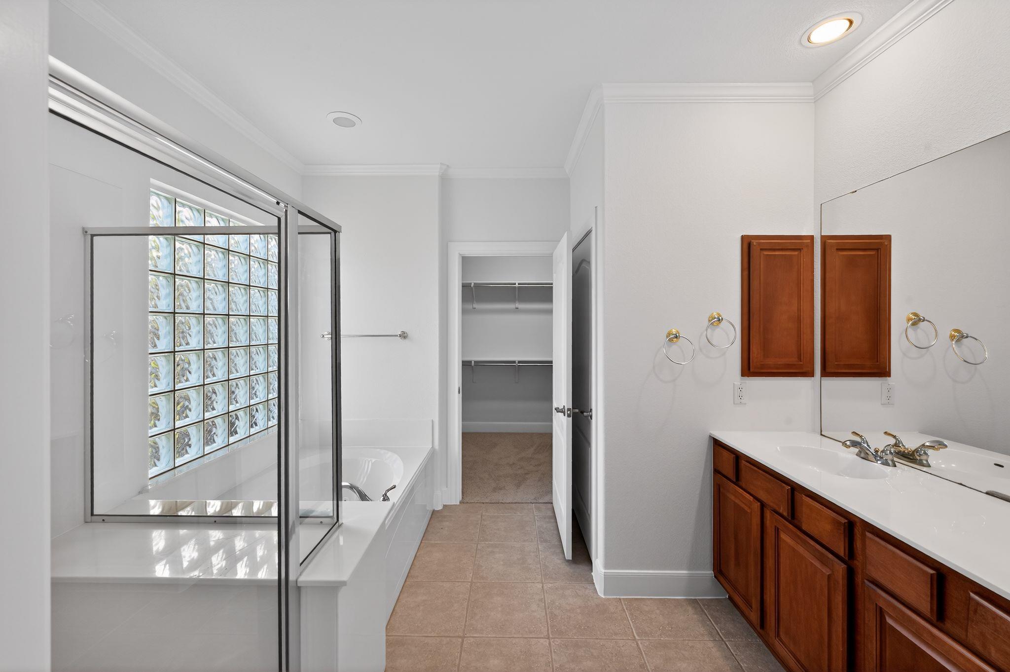 526 Dove Hollow Trl, Georgetown, TX 78633