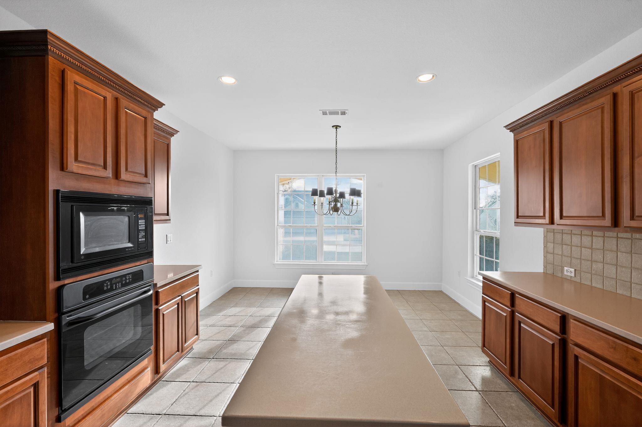 526 Dove Hollow Trl, Georgetown, TX 78633