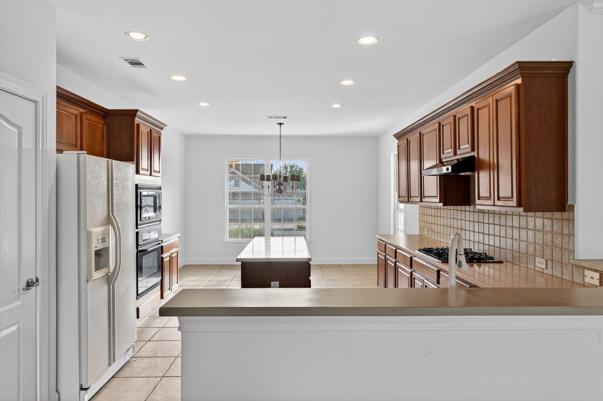 526 Dove Hollow Trl, Georgetown, TX 78633