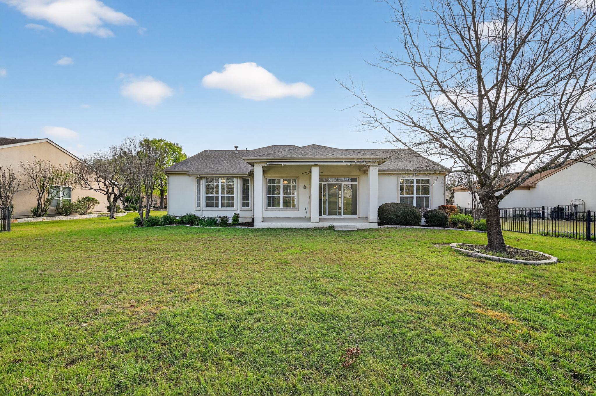 526 Dove Hollow Trl, Georgetown, TX 78633