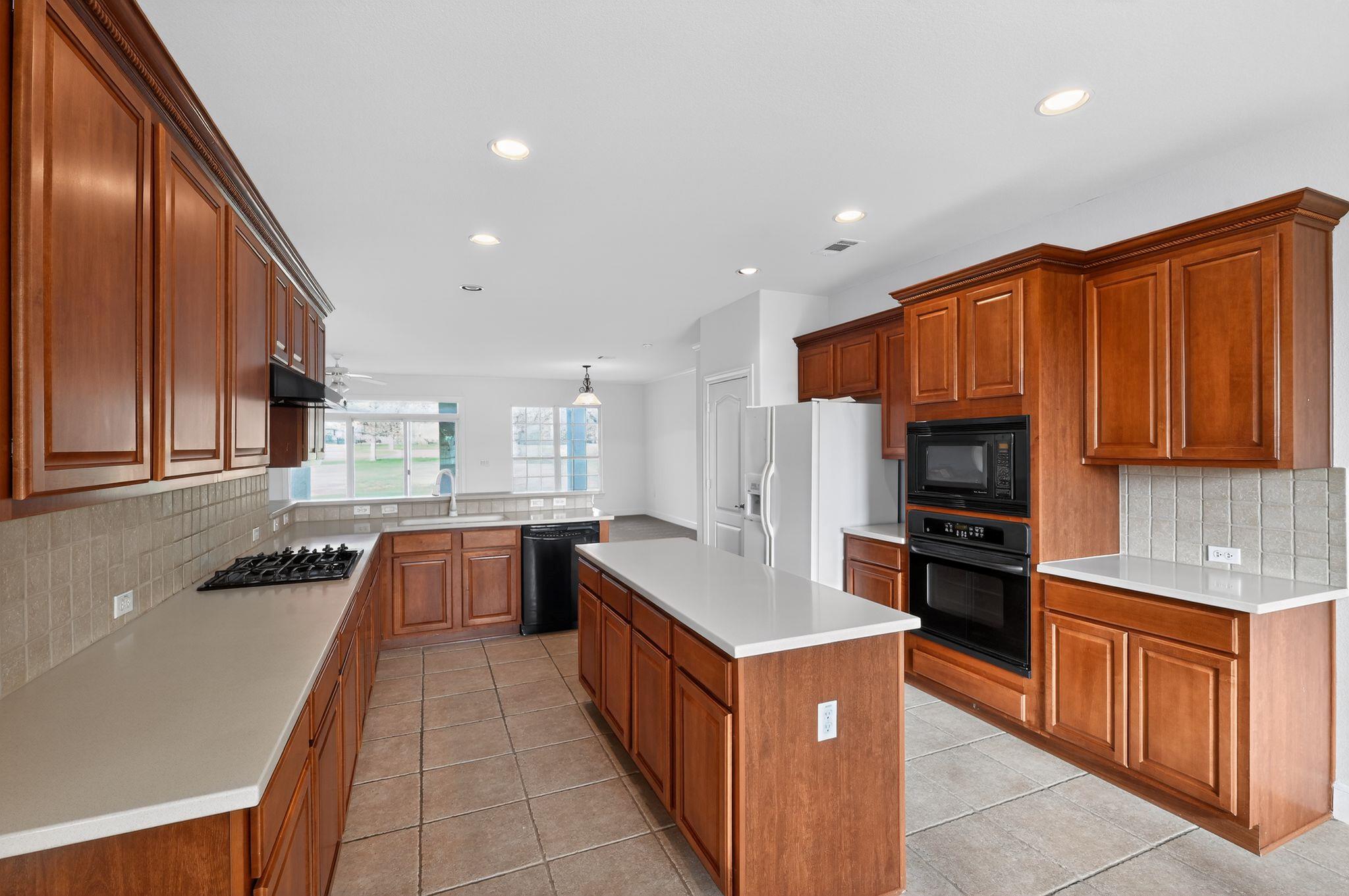 526 Dove Hollow Trl, Georgetown, TX 78633