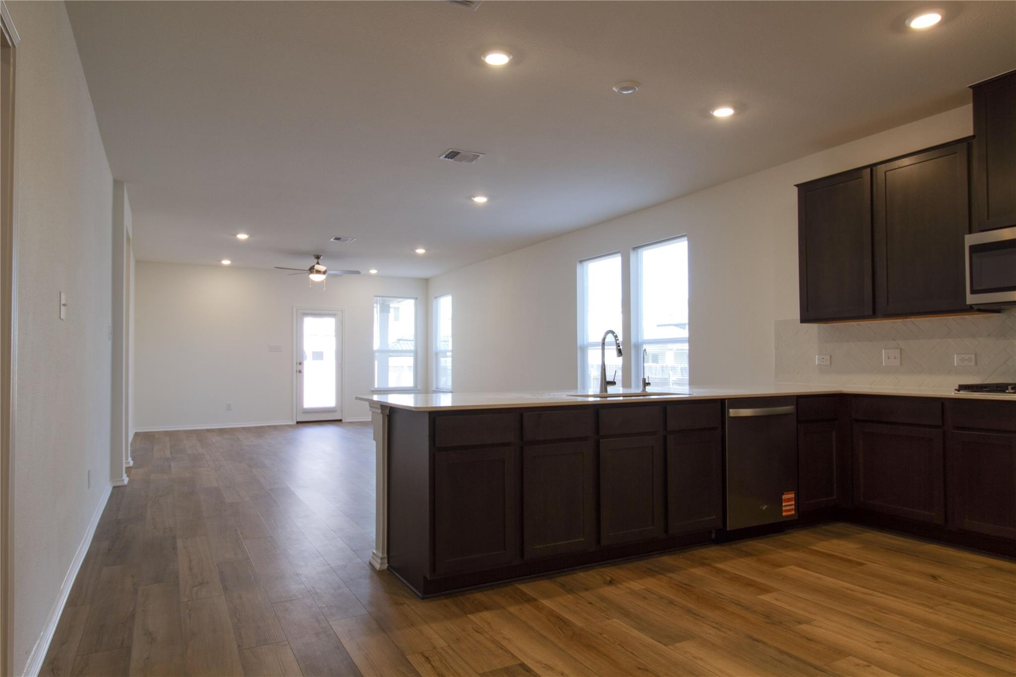 1628 Garlock Dr, Leander, TX 78641