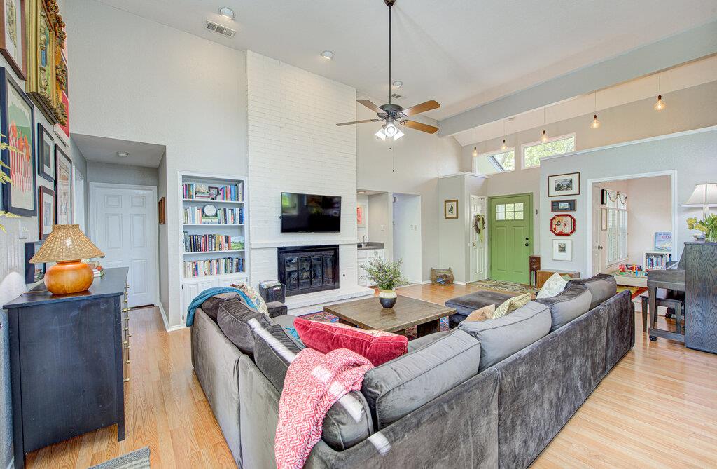 1815 Michael Wayne Dr, Austin, TX 78728