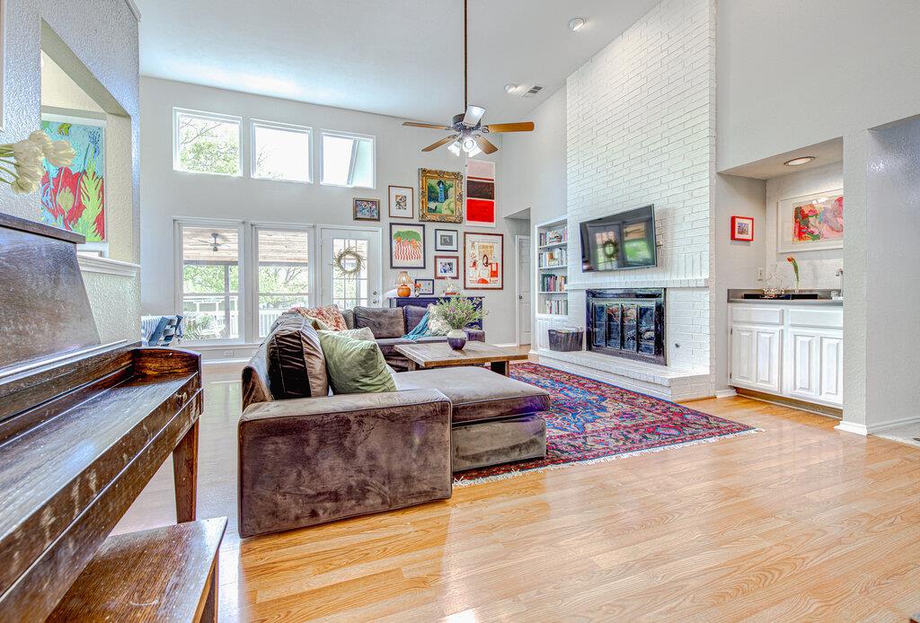 1815 Michael Wayne Dr, Austin, TX 78728