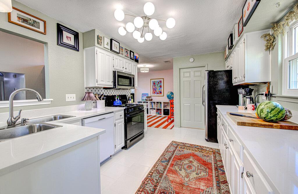 1815 Michael Wayne Dr, Austin, TX 78728