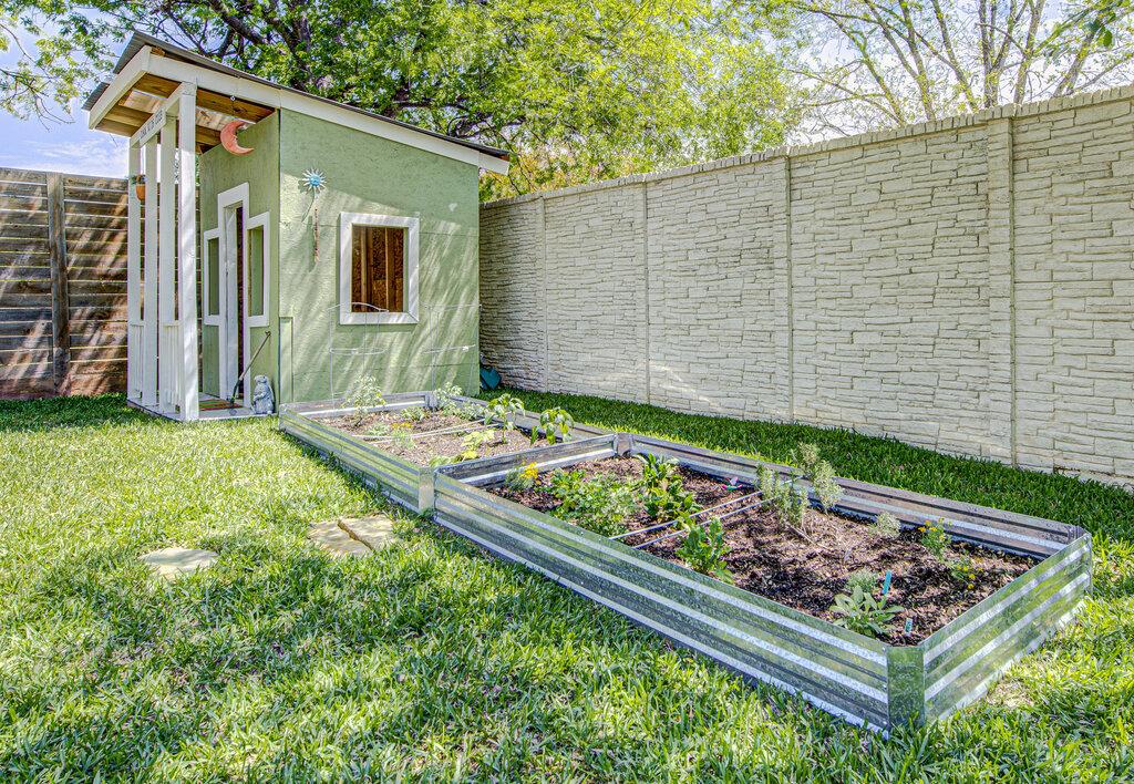 1815 Michael Wayne Dr, Austin, TX 78728