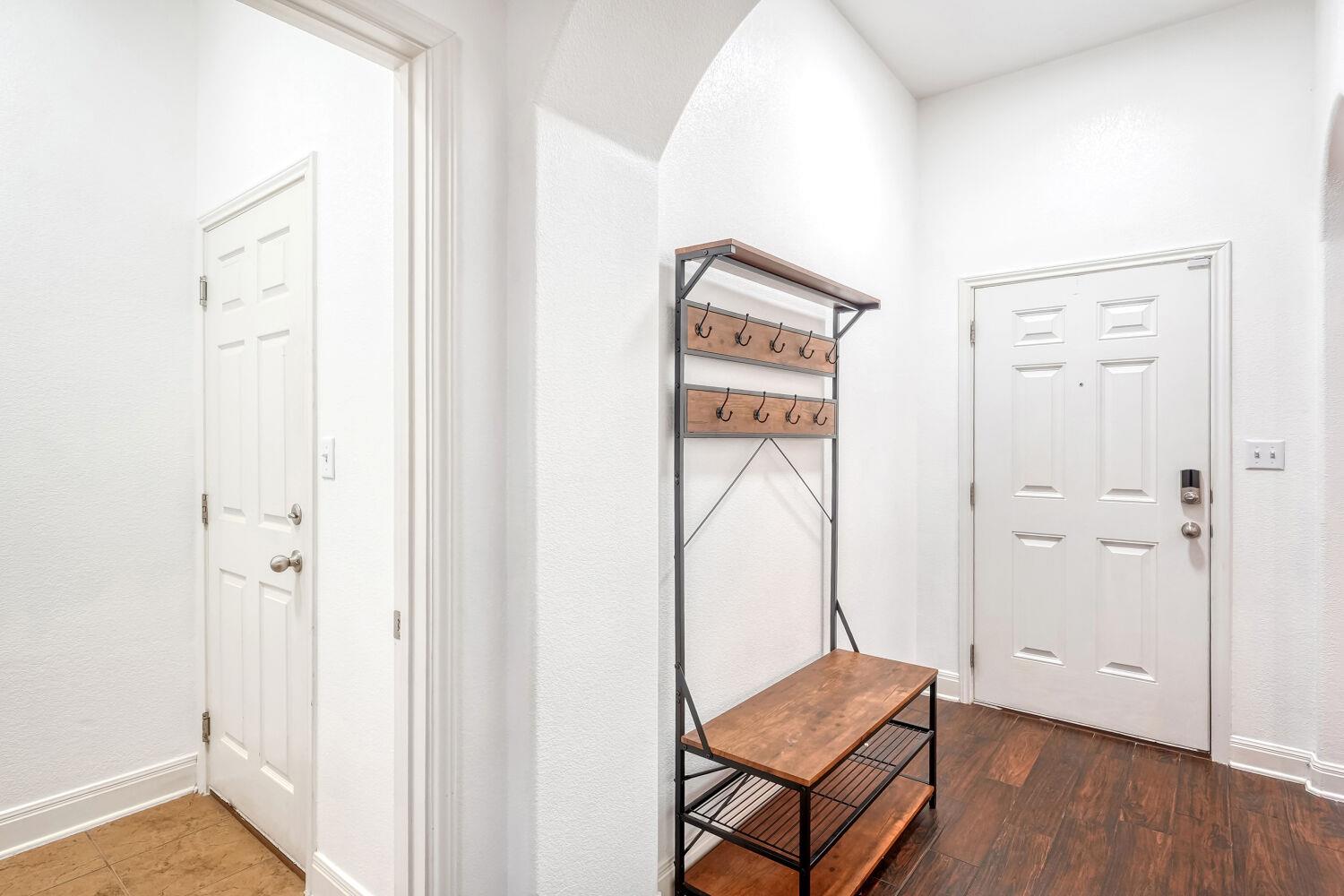 1697 Twin Cv, Kyle, TX 78640