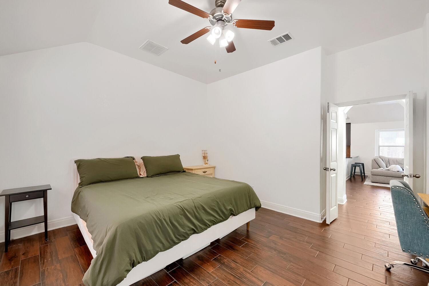 1697 Twin Cv, Kyle, TX 78640