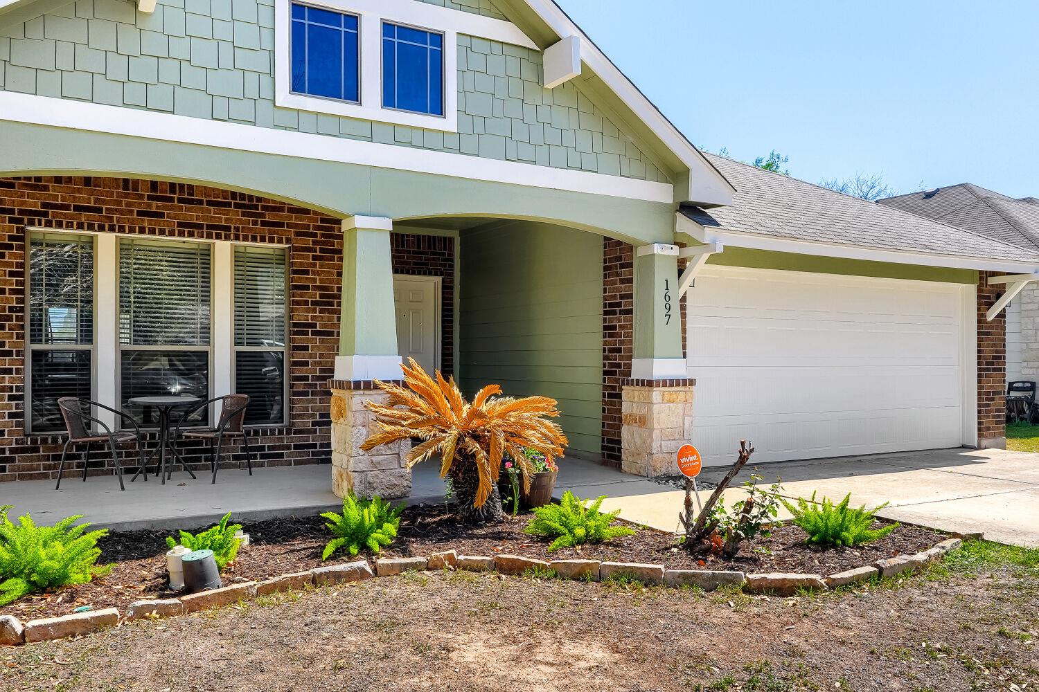 1697 Twin Cv, Kyle, TX 78640