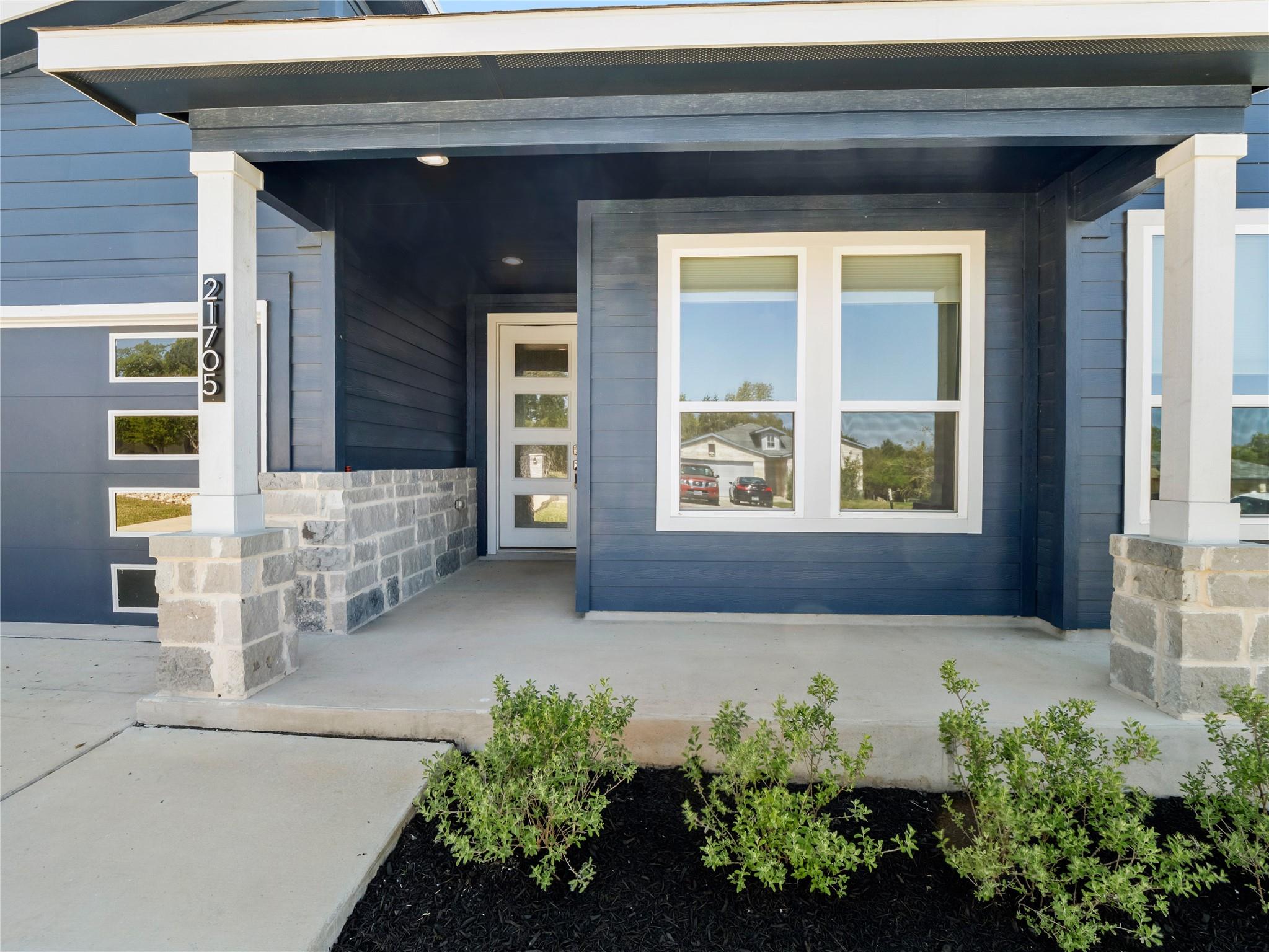 21705 Patton Dr, Lago Vista, TX 78645