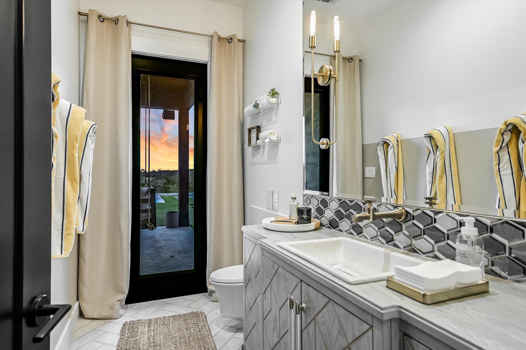 Dripping Springs, TX 78620