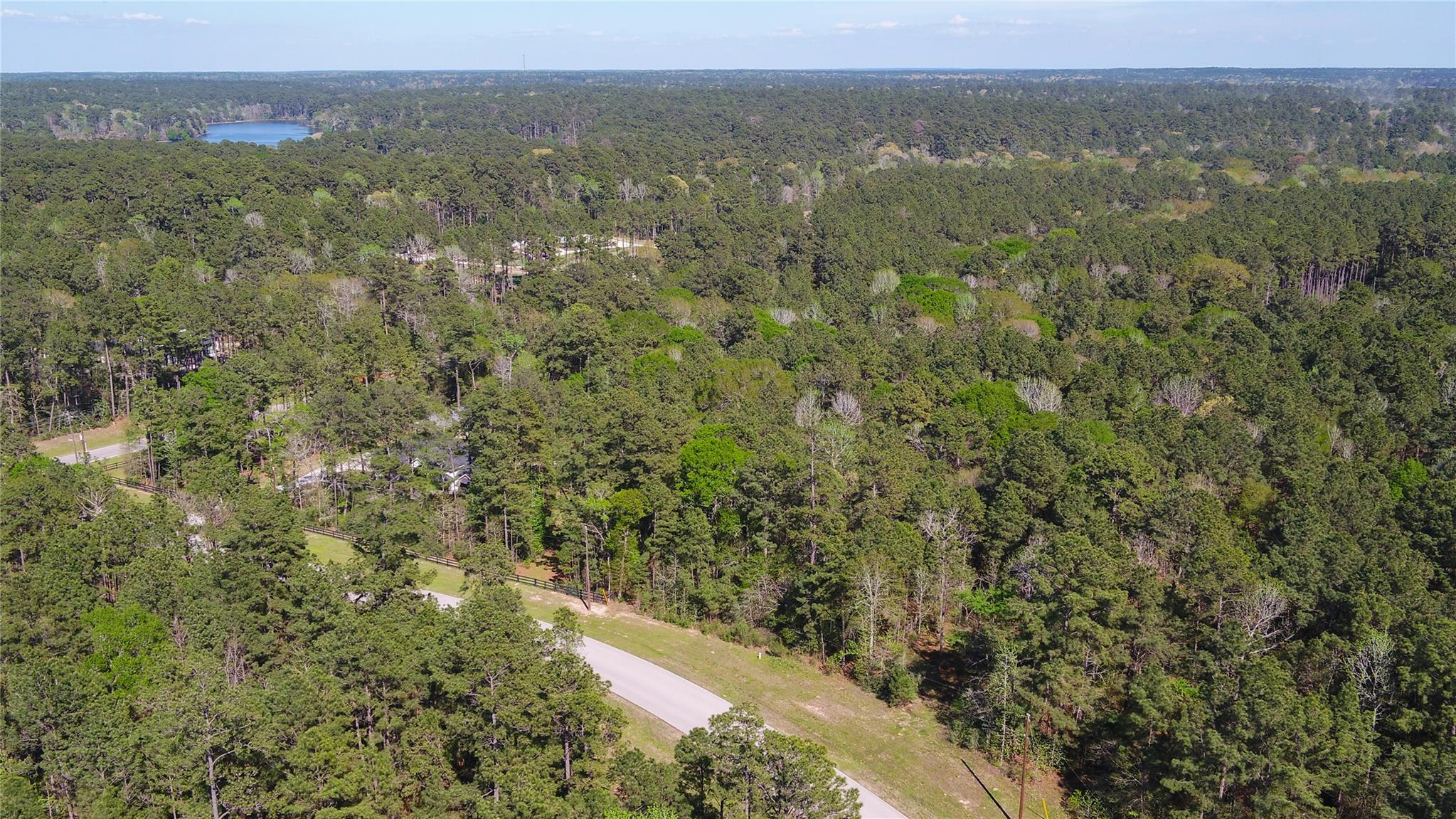 000 Bighorn Rd, Huntsville, TX 77340