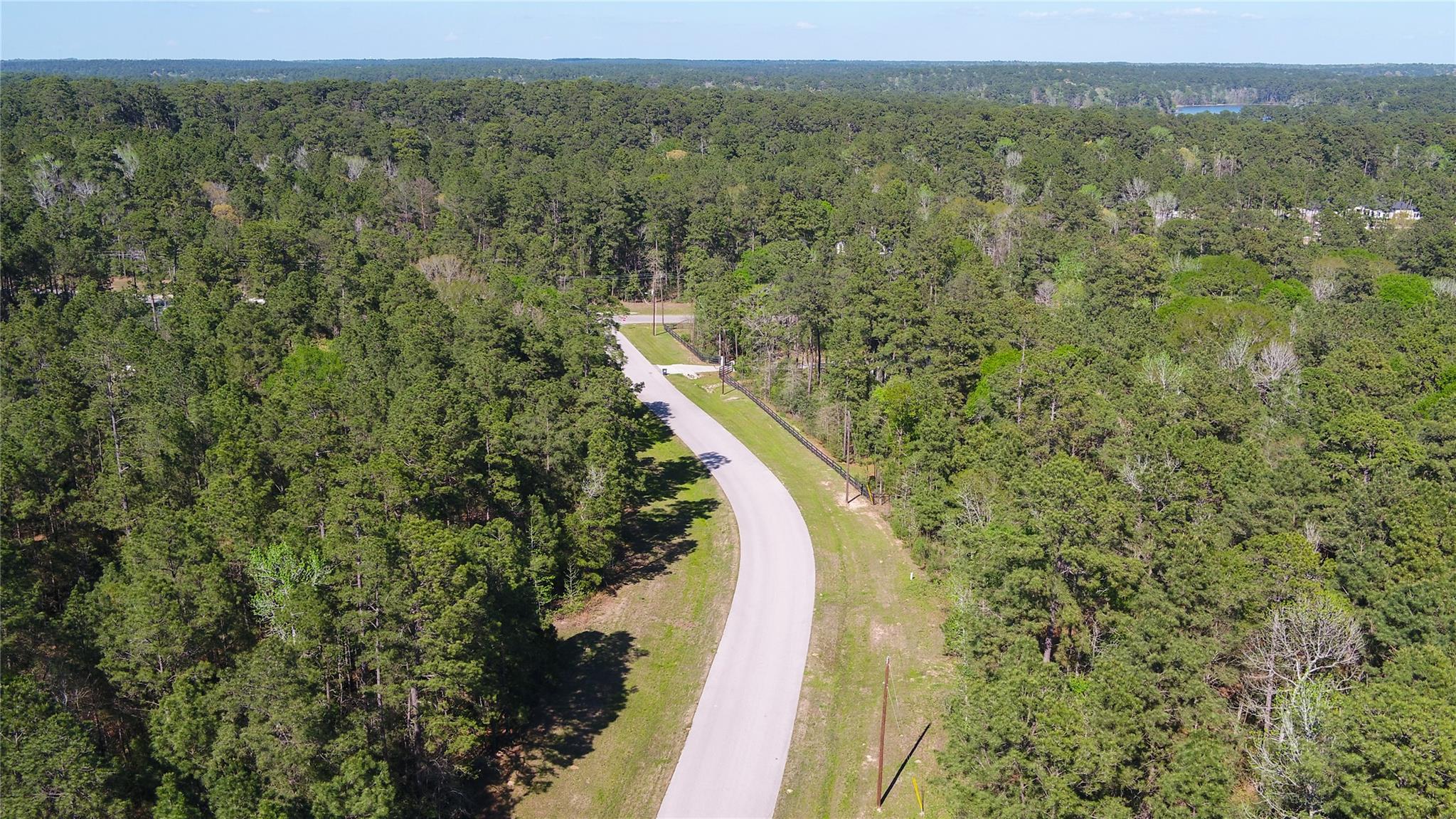 000 Bighorn Rd, Huntsville, TX 77340