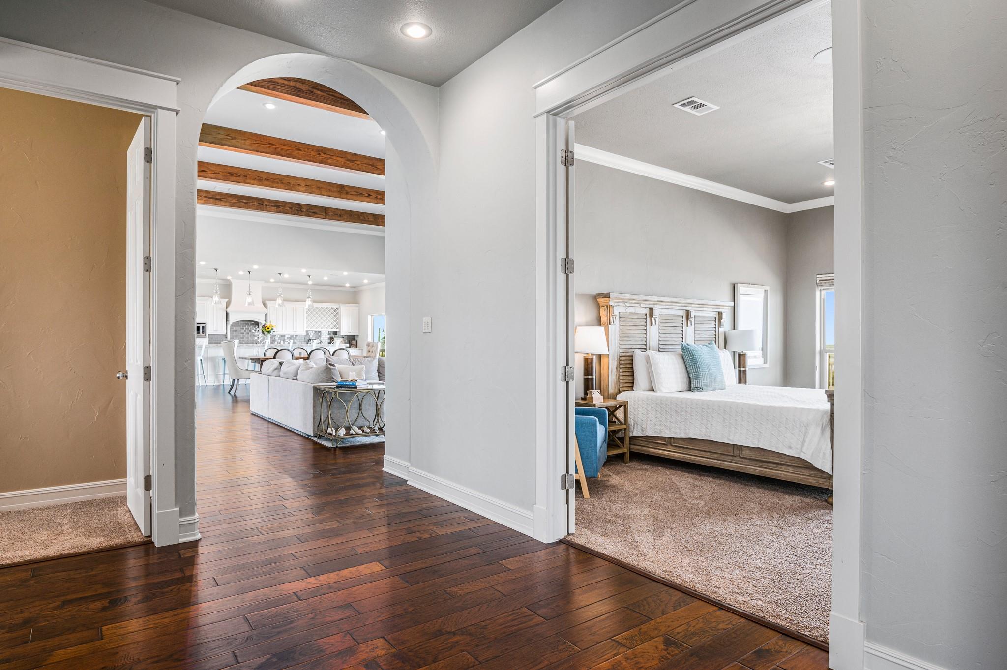 672 Villa Dr, Crystal Beach, TX 77650