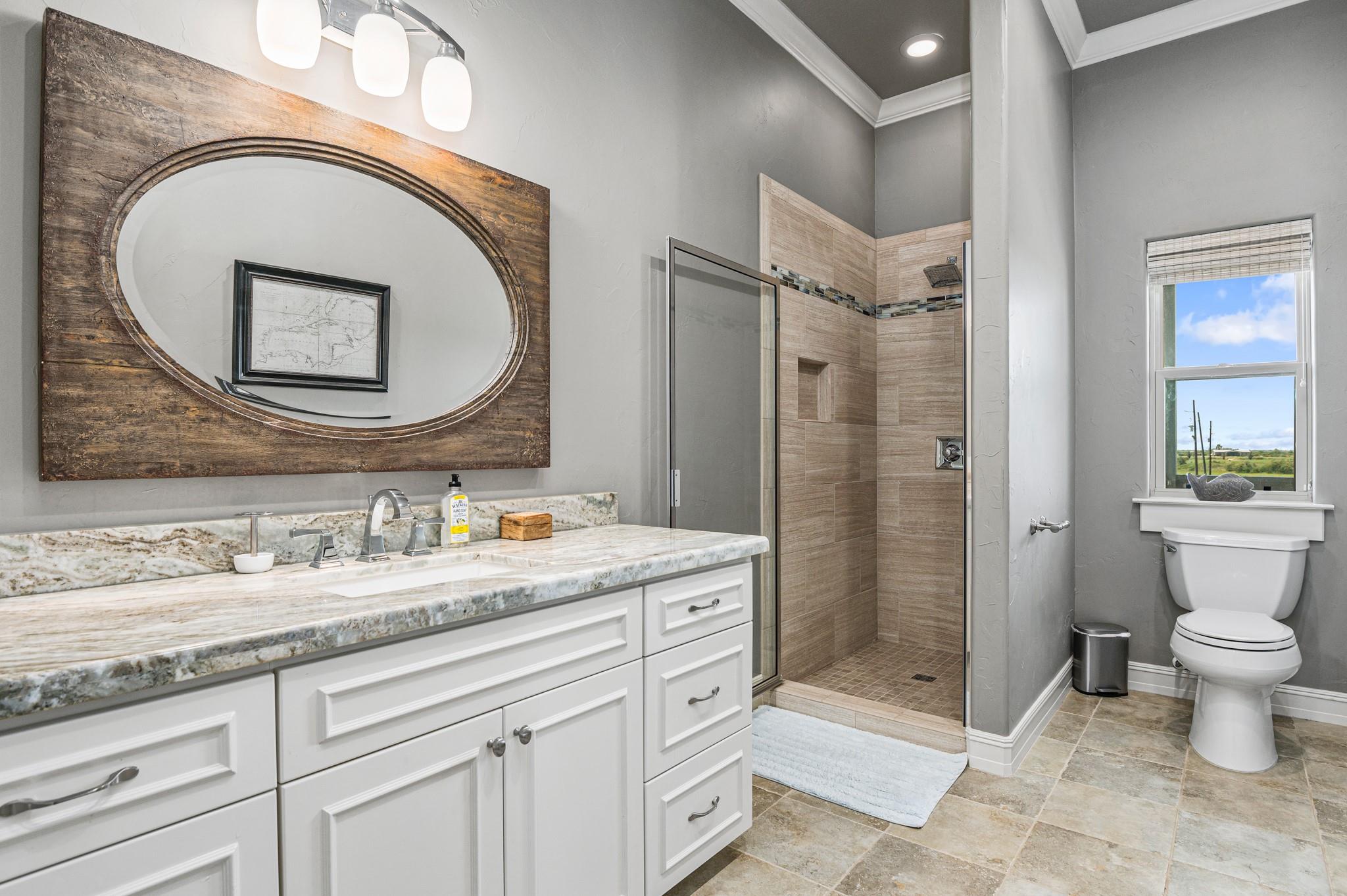 672 Villa Dr, Crystal Beach, TX 77650