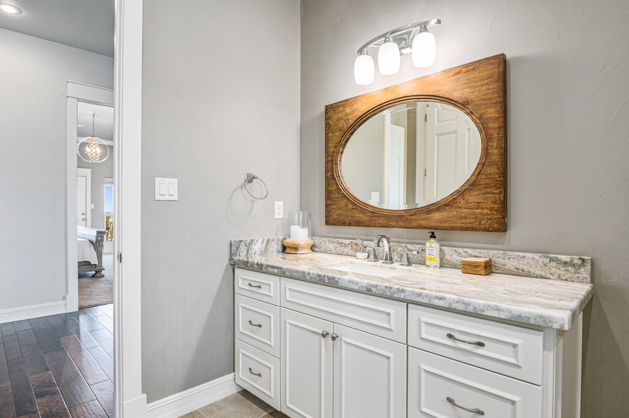 672 Villa Dr, Crystal Beach, TX 77650