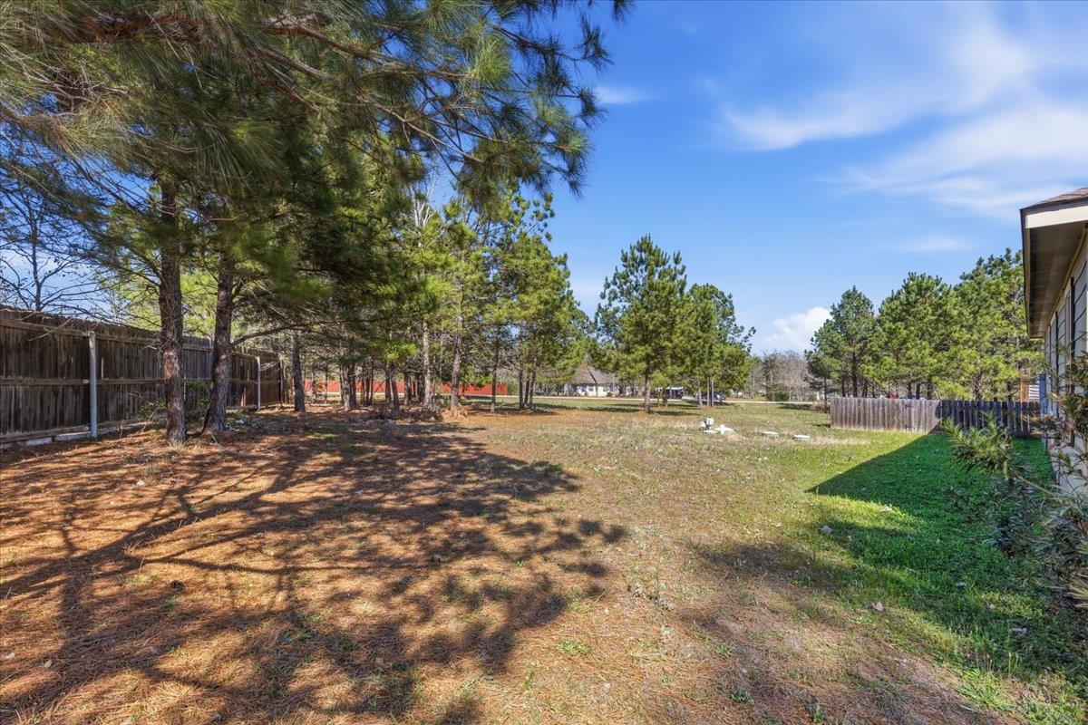 109 Bonham Ln, Paige, TX 78659