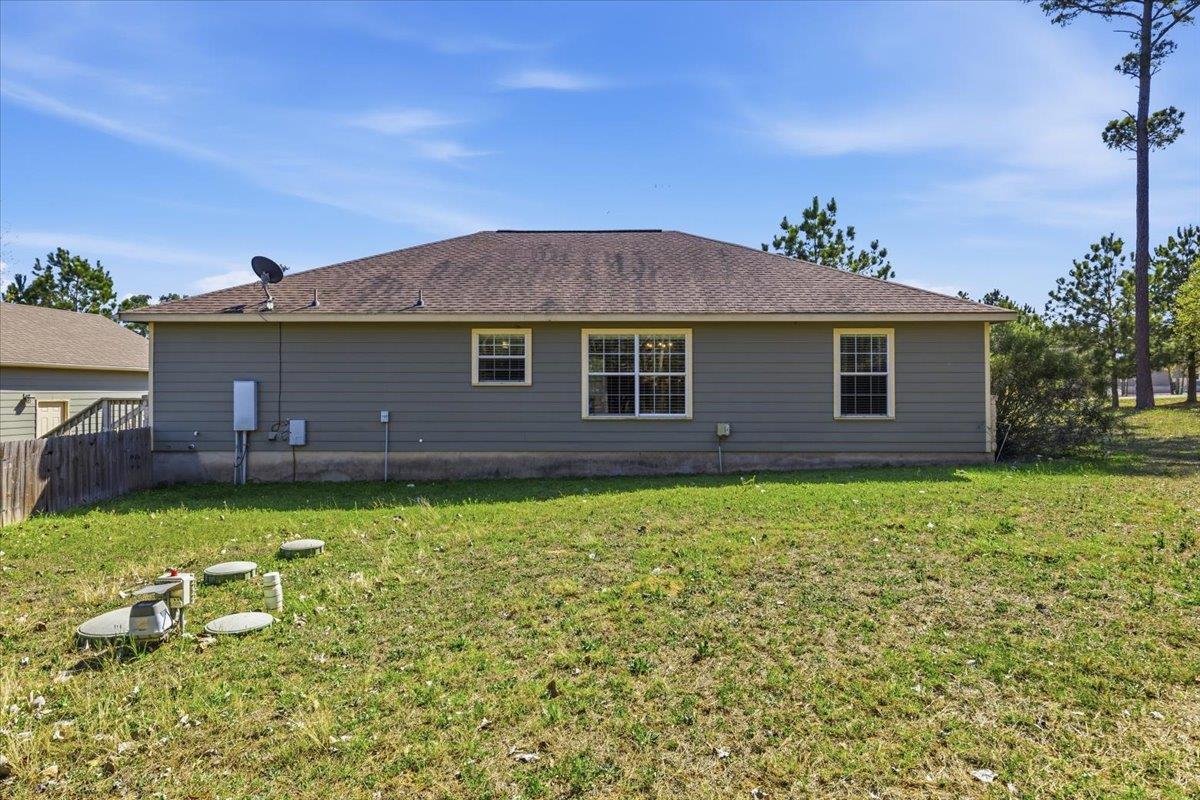 109 Bonham Ln, Paige, TX 78659