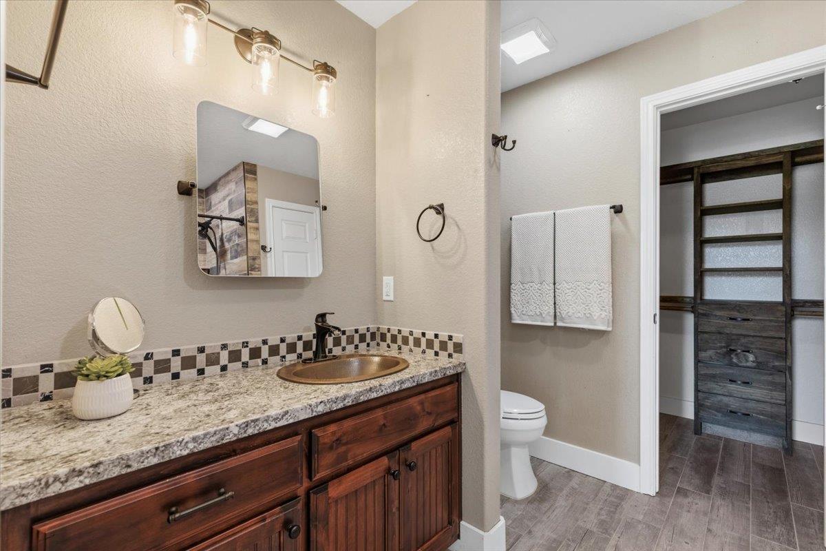 109 Bonham Ln, Paige, TX 78659