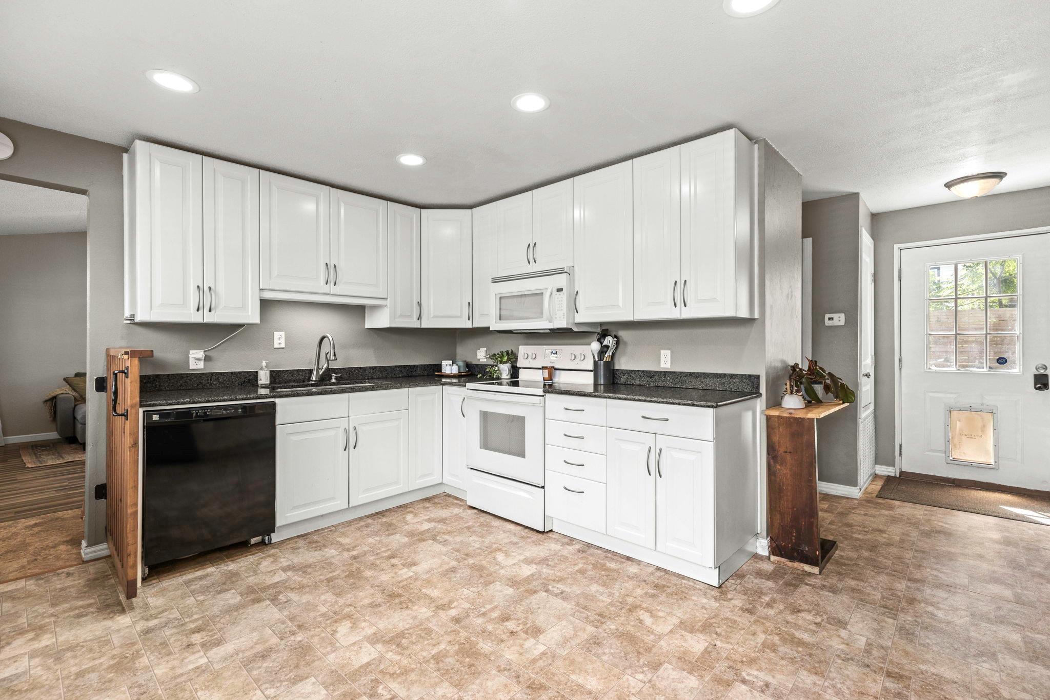 11004 Elm St, Jonestown, TX 78645