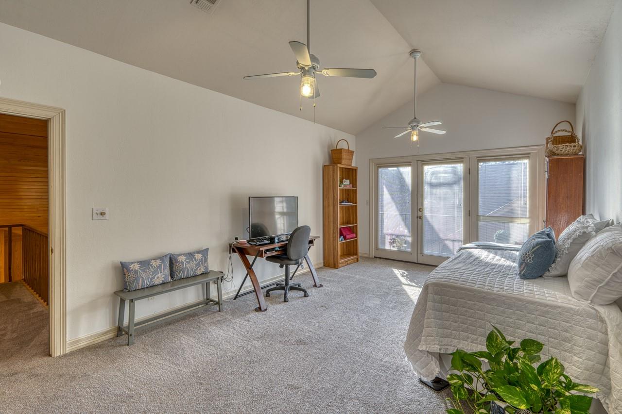 402 Meadowlakes Dr, Meadowlakes, TX 78654