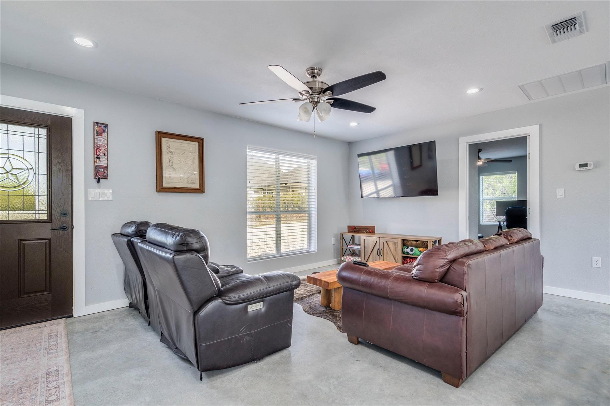 4001 Barth Rd, Lockhart, TX 78644