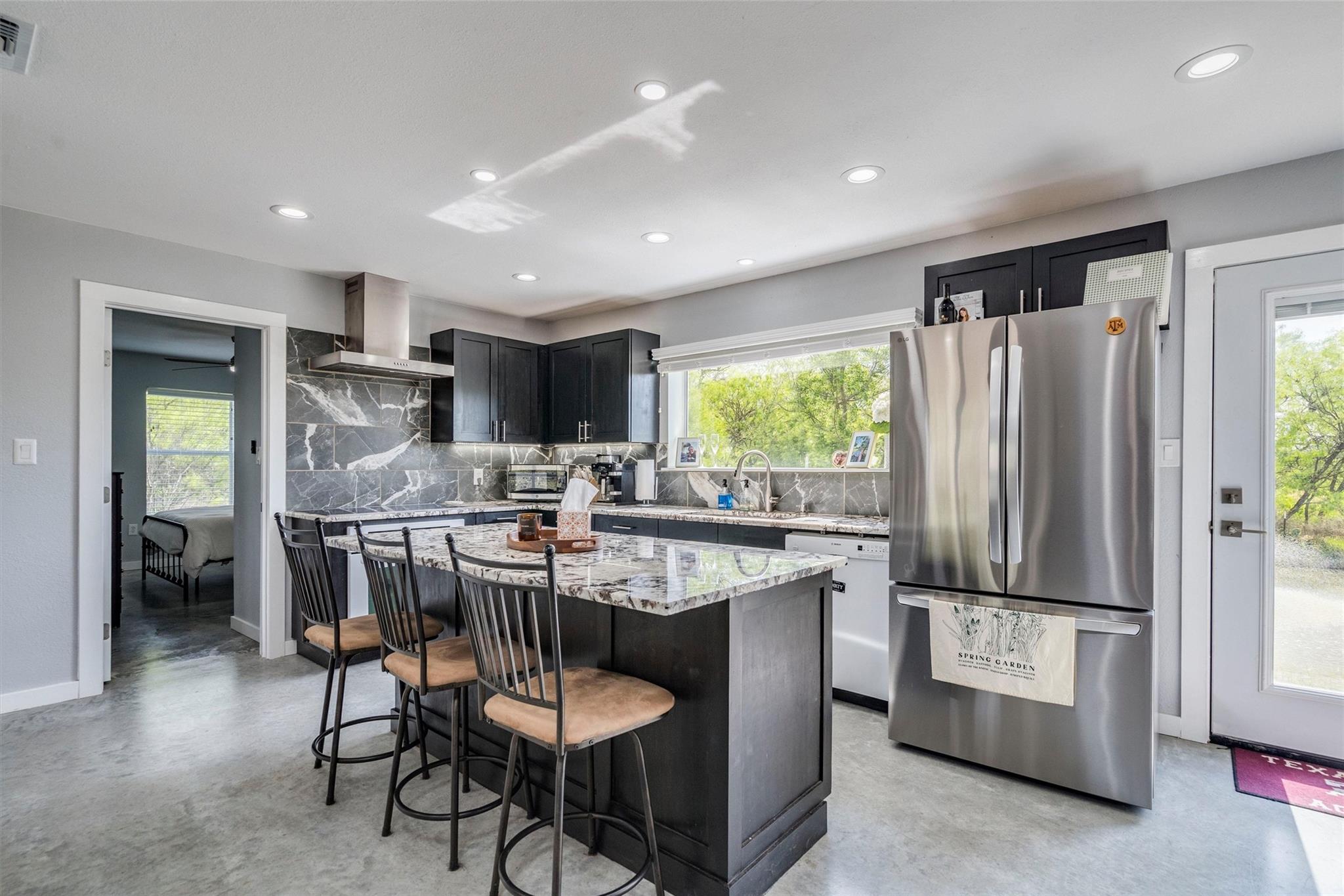 4001 Barth Rd, Lockhart, TX 78644