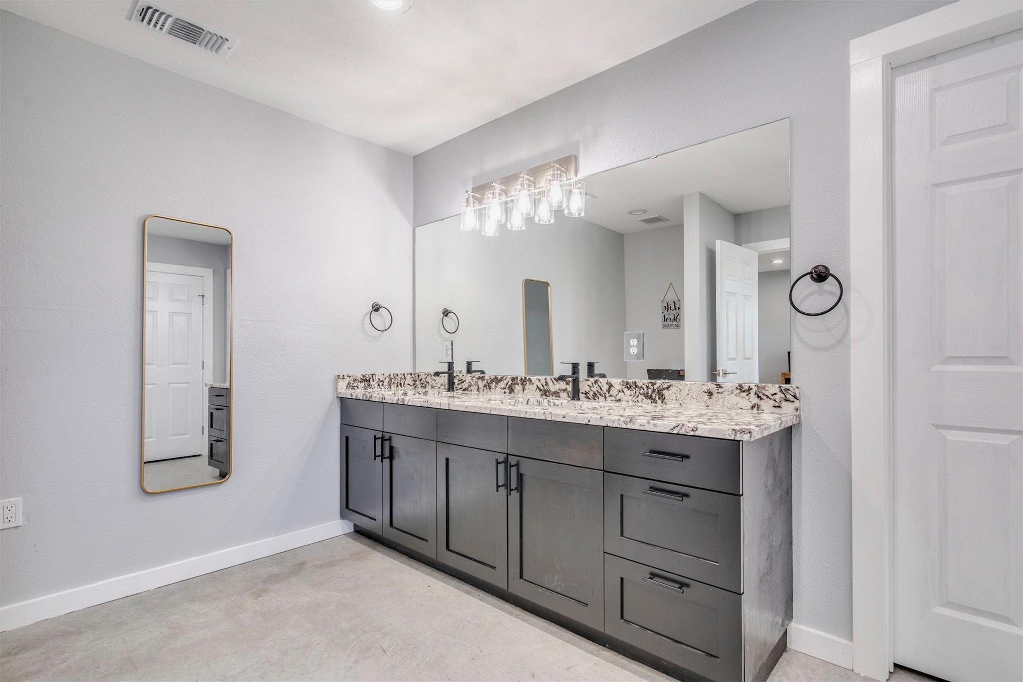 4001 Barth Rd, Lockhart, TX 78644