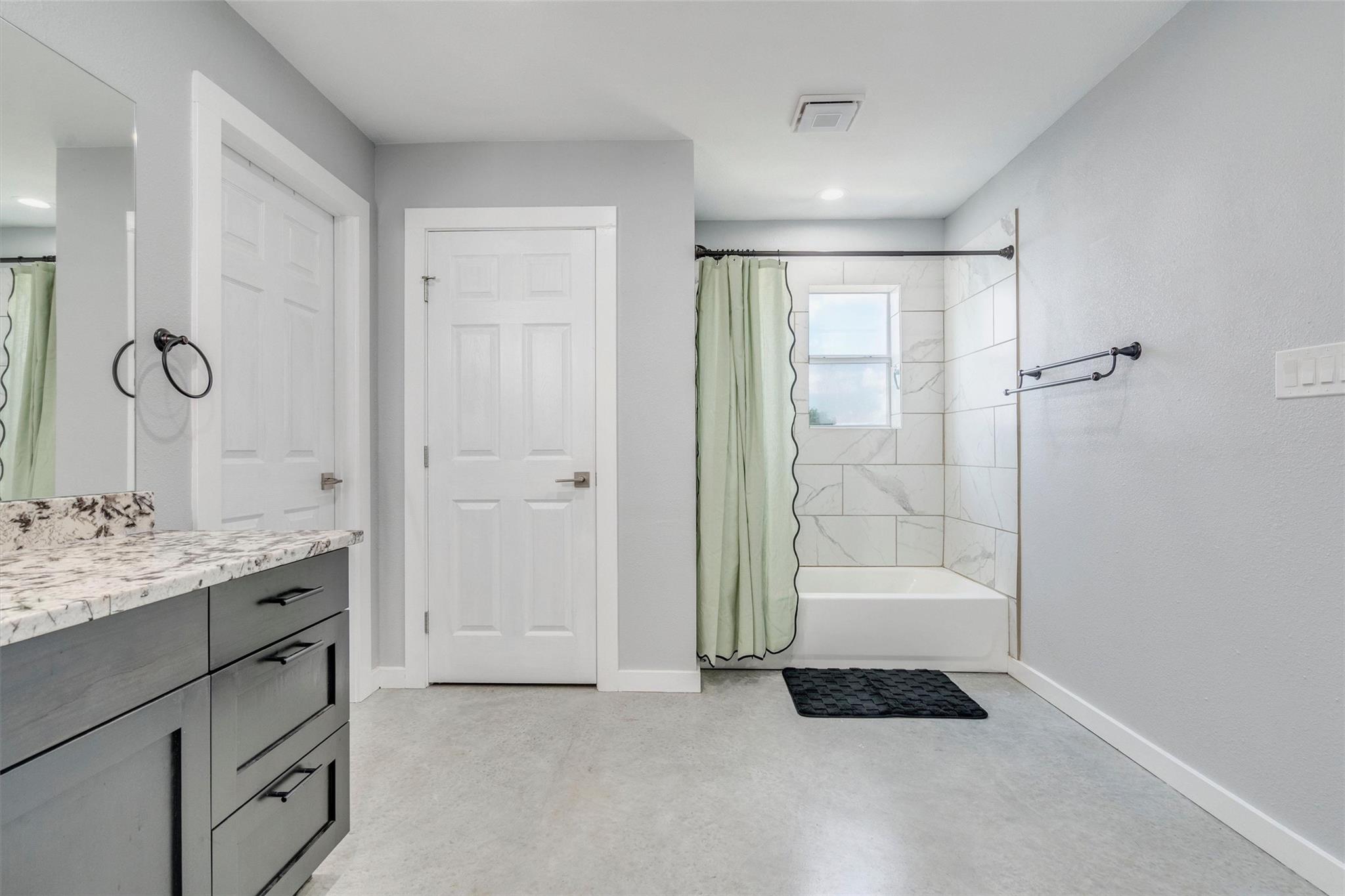 4001 Barth Rd, Lockhart, TX 78644