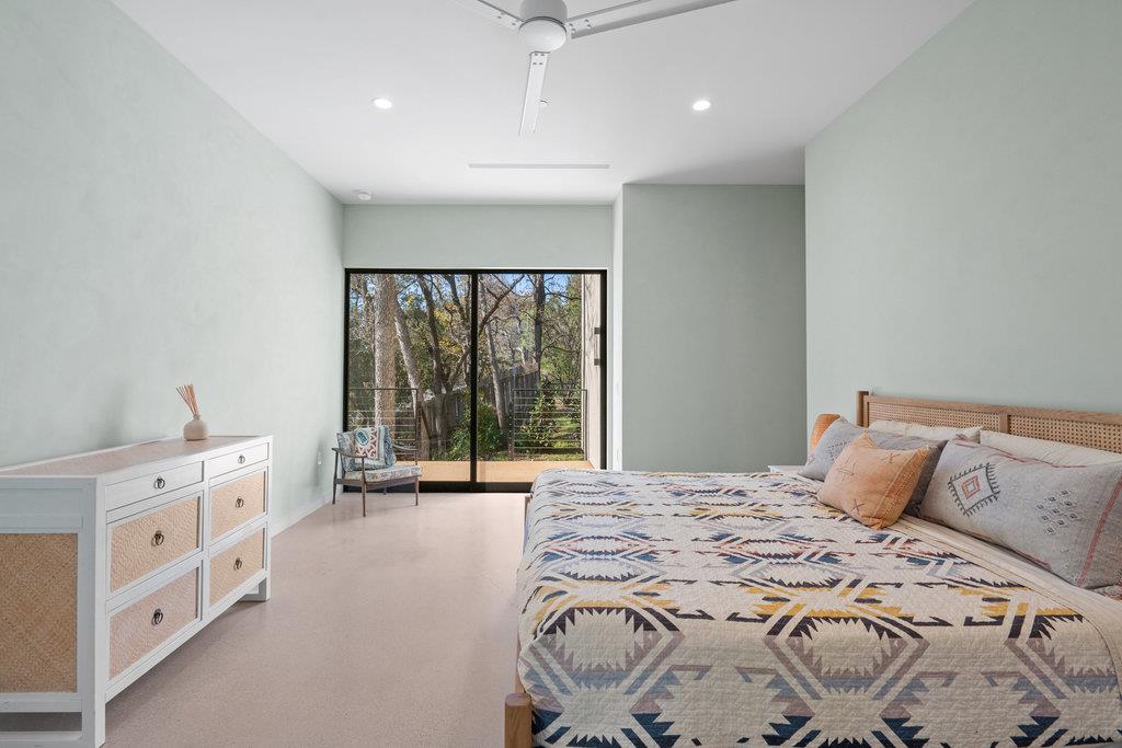 4 Westgate Cir, Austin, TX 78746