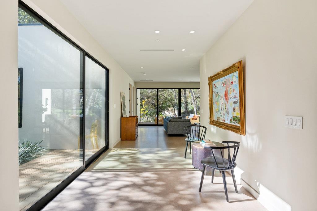 4 Westgate Cir, Austin, TX 78746