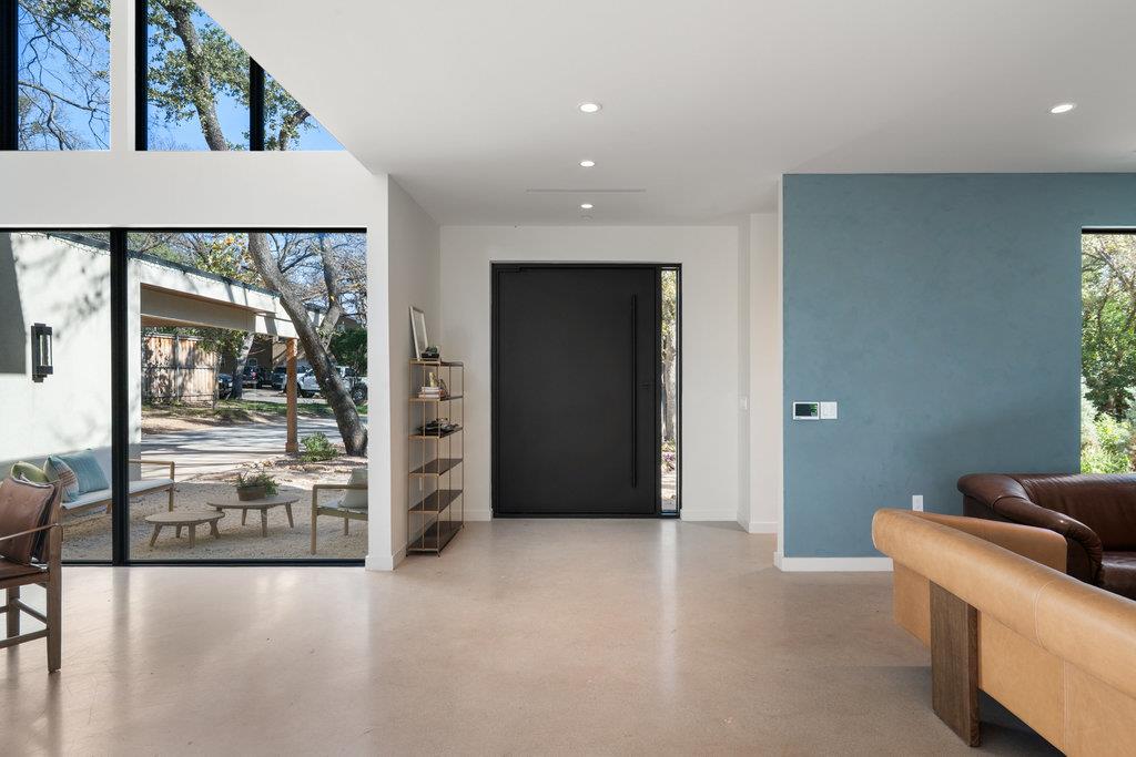 4 Westgate Cir, Austin, TX 78746