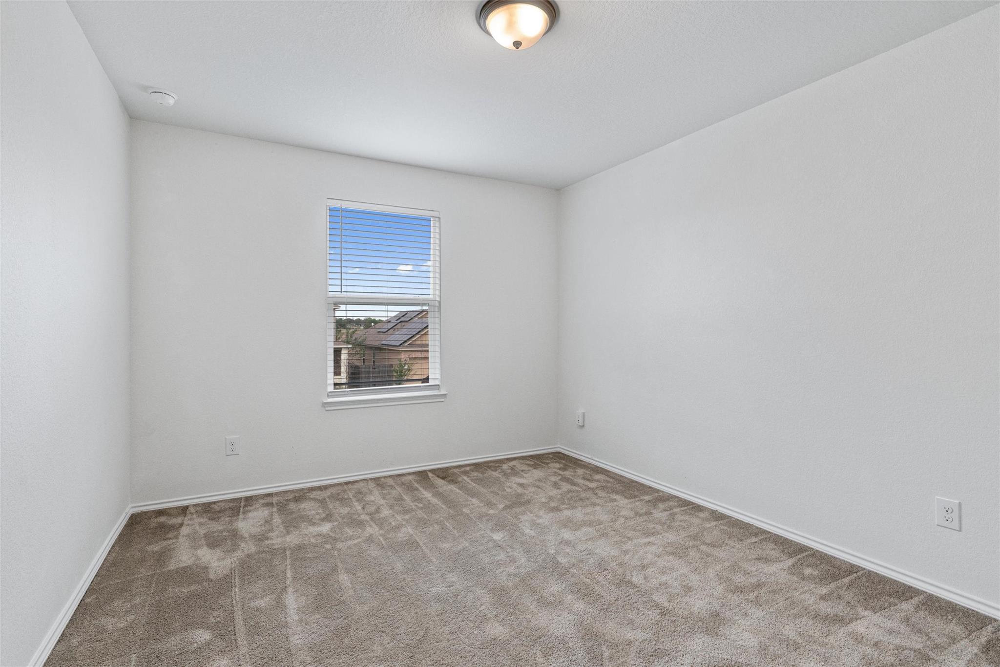 720 Bailey Park Dr, Jarrell, TX 76537