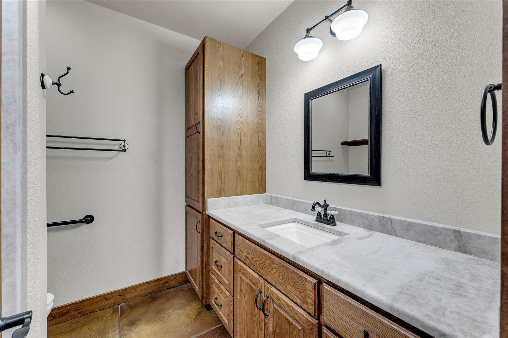 5020 County Road 252, Bertram, TX 78605