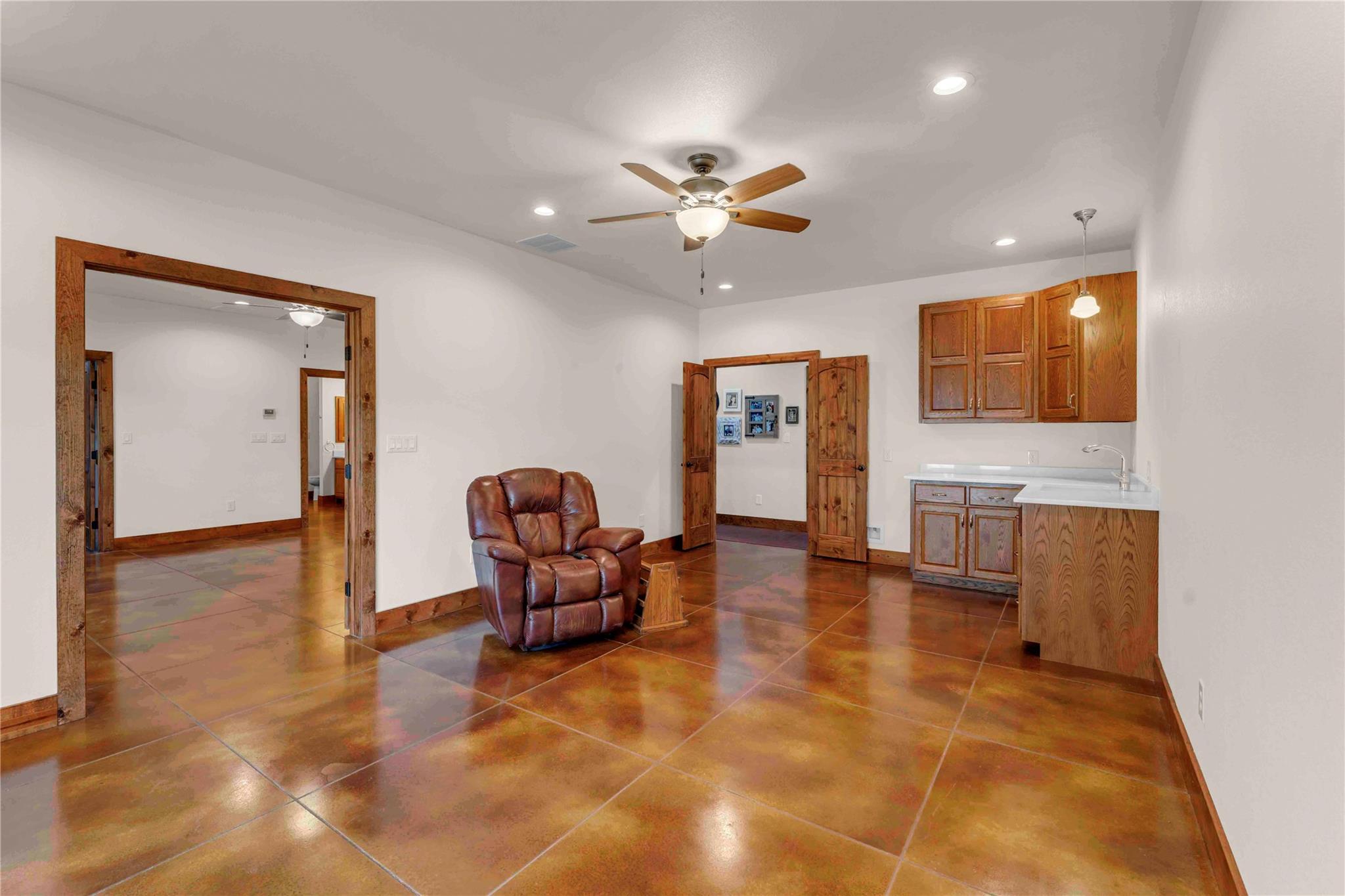 5020 County Road 252, Bertram, TX 78605