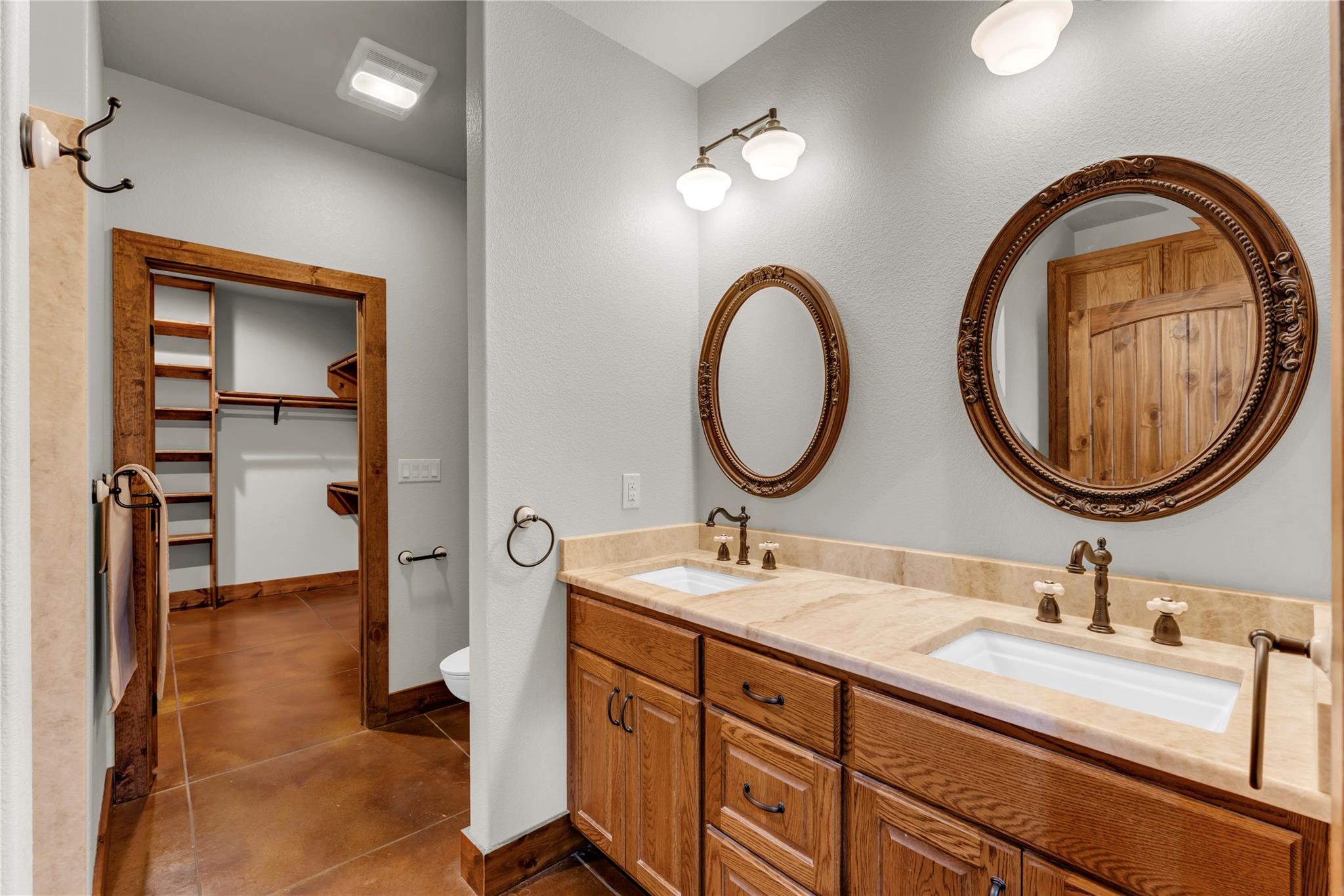 5020 County Road 252, Bertram, TX 78605