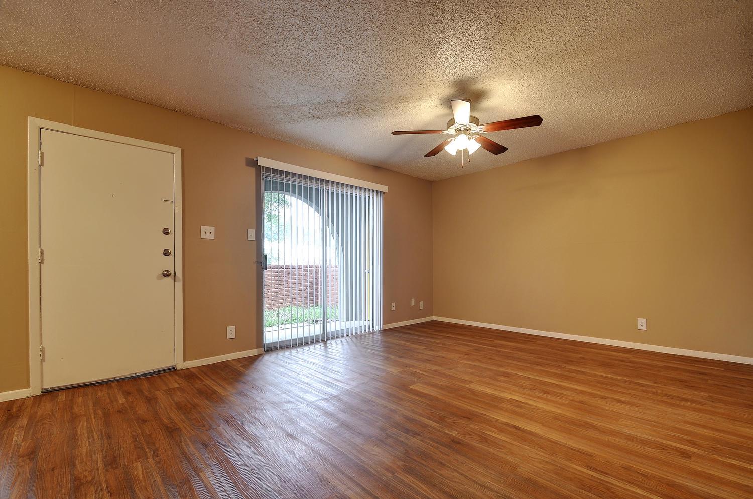 2414 Ventura Dr # 208, Austin, TX 78741